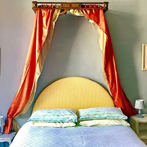 Palazzo Malaspina Bed & Breakfast